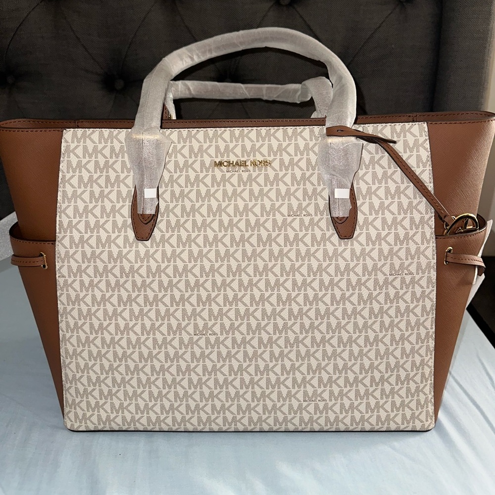 White/brown michael kor tote bag